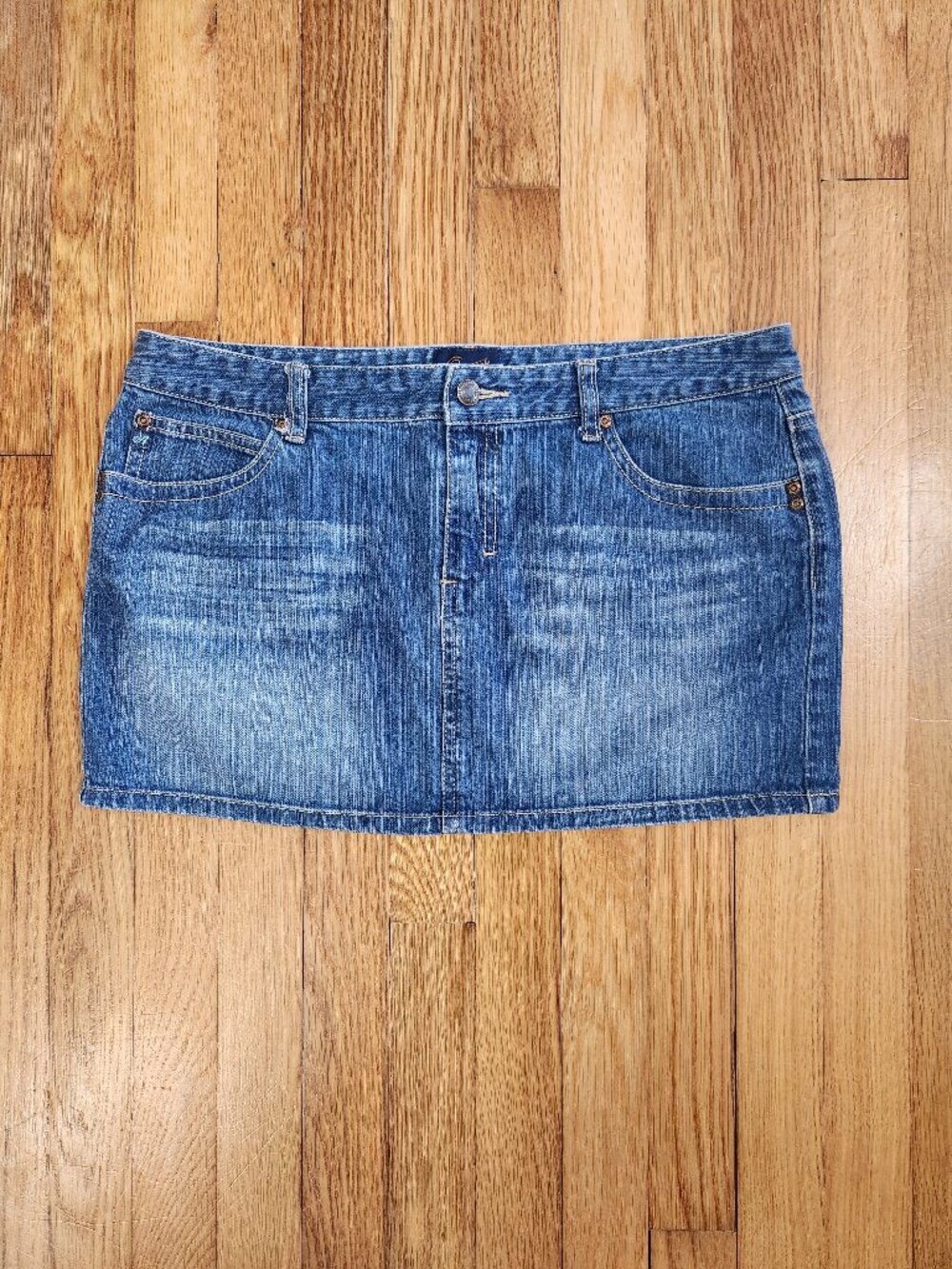 Vintage Y2K Aeropostale Juniors Mini Skirt with‎ Contrast Stitching - Blue